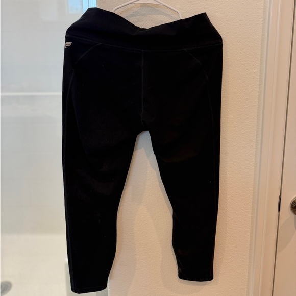 BUNDLE L Lululemon tops + XL Fabletics leggings - Picture 8 of 14